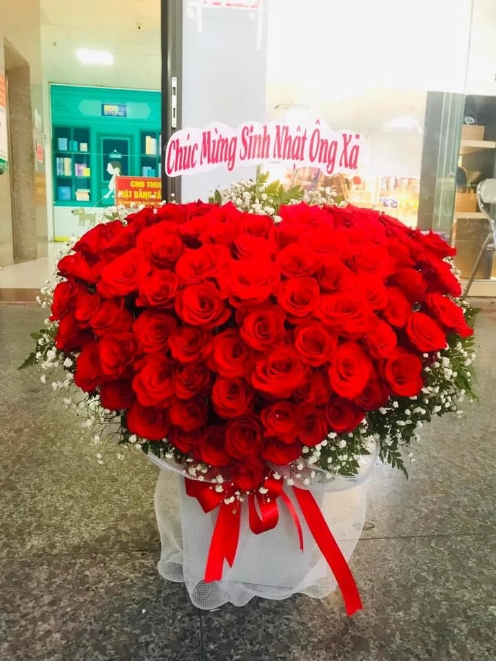 Lẵng hoa hồng trái tim