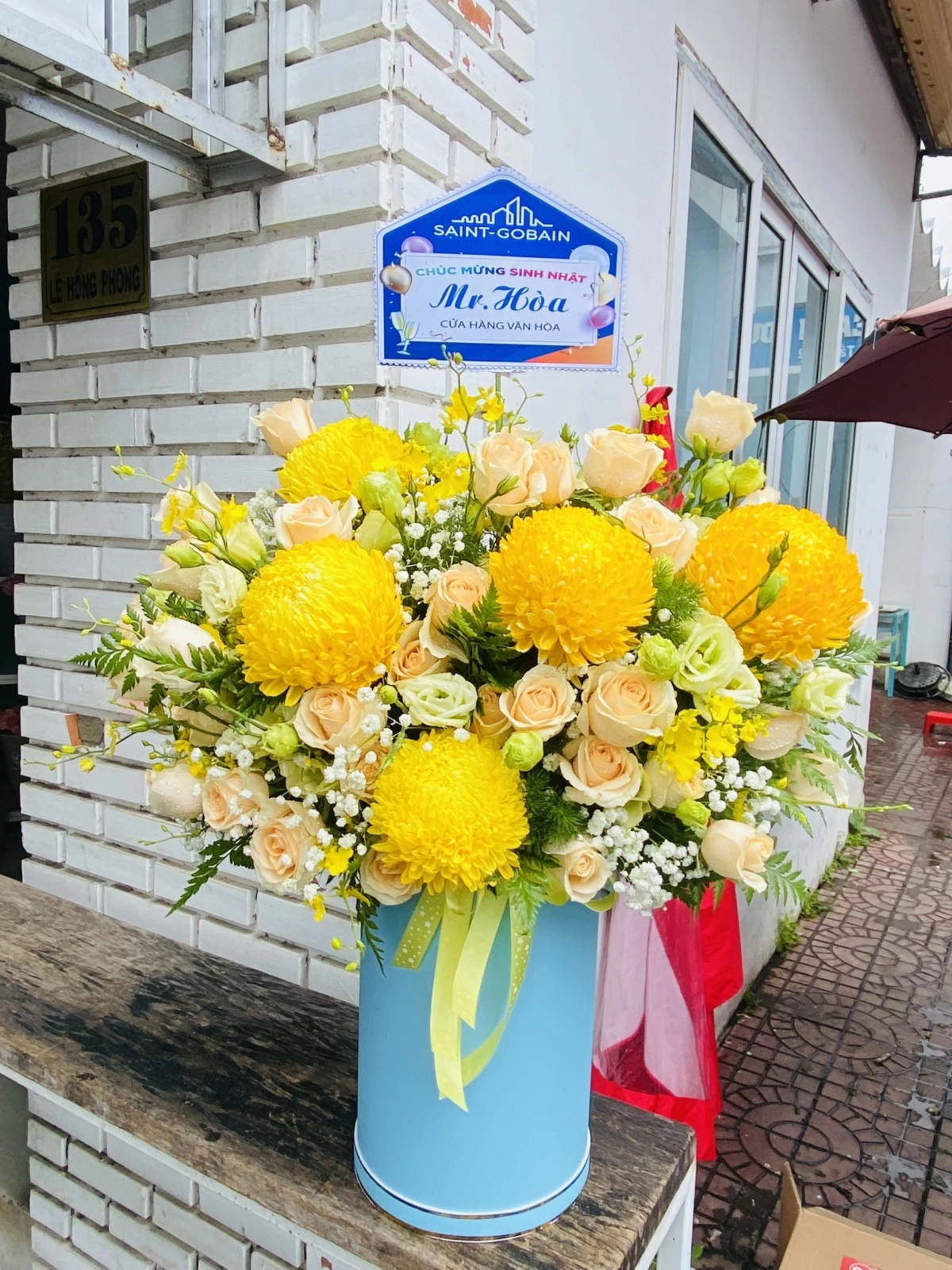 lẵng hoa phối vàng tươi