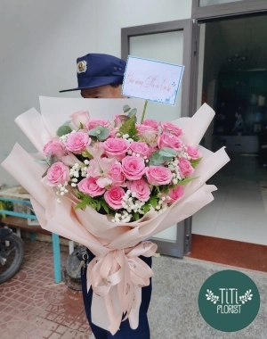 Bó hoa chúc mừng nhẹ nhàng