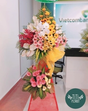 Kệ hoa chúc mừng cổ điển