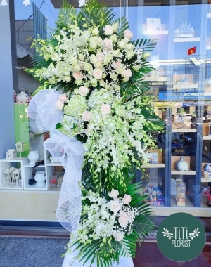 Lẵng hoa trắng chia buồn 