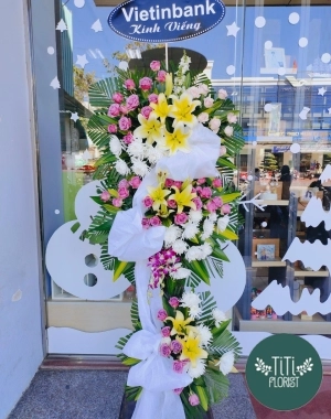 Vòng hoa cúc  viếng đẹp 