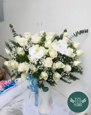 Chậu hoa chia buồn