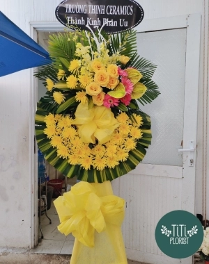 Vòng viếng hoa cúc vàng