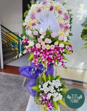 Vòng hoa viếng màu hồng 