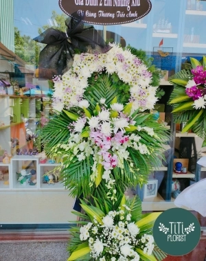 Vòng hoa chia buồn đẹp