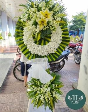 Vòng hoa chia buồn lan trắng 