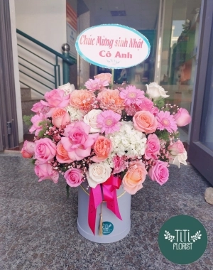 Lẵng hoa sinh nhật màu hồng 