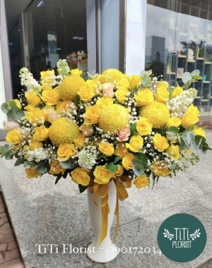 Bình hoa chúc mừng vàng tươi 