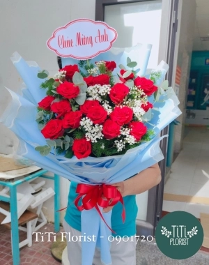 Bó hoa đỏ tươi mừng sinh nhật