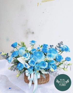 Giỏ hoa mừng sinh nhật tone xanh