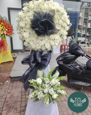 vòng hoa viếng chia buồn