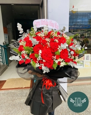 Bó hoa to mừng sinh nhật đỏ tươi