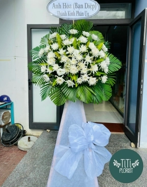 Kệ hoa viếng đơn giản