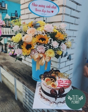 set hoa kèm bánh tặng sinh nhật