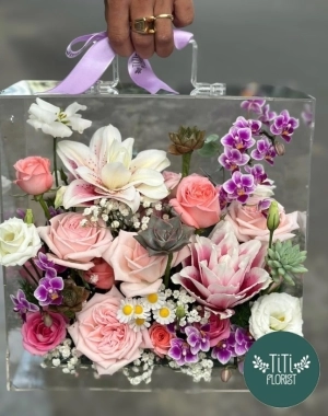 Hộp hoa lồng kín 