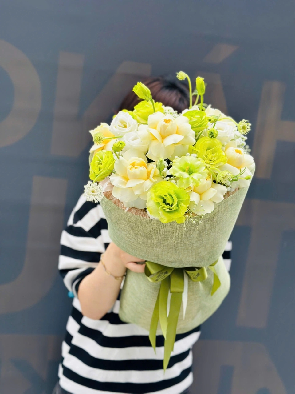 Bó hoa tươi sáng