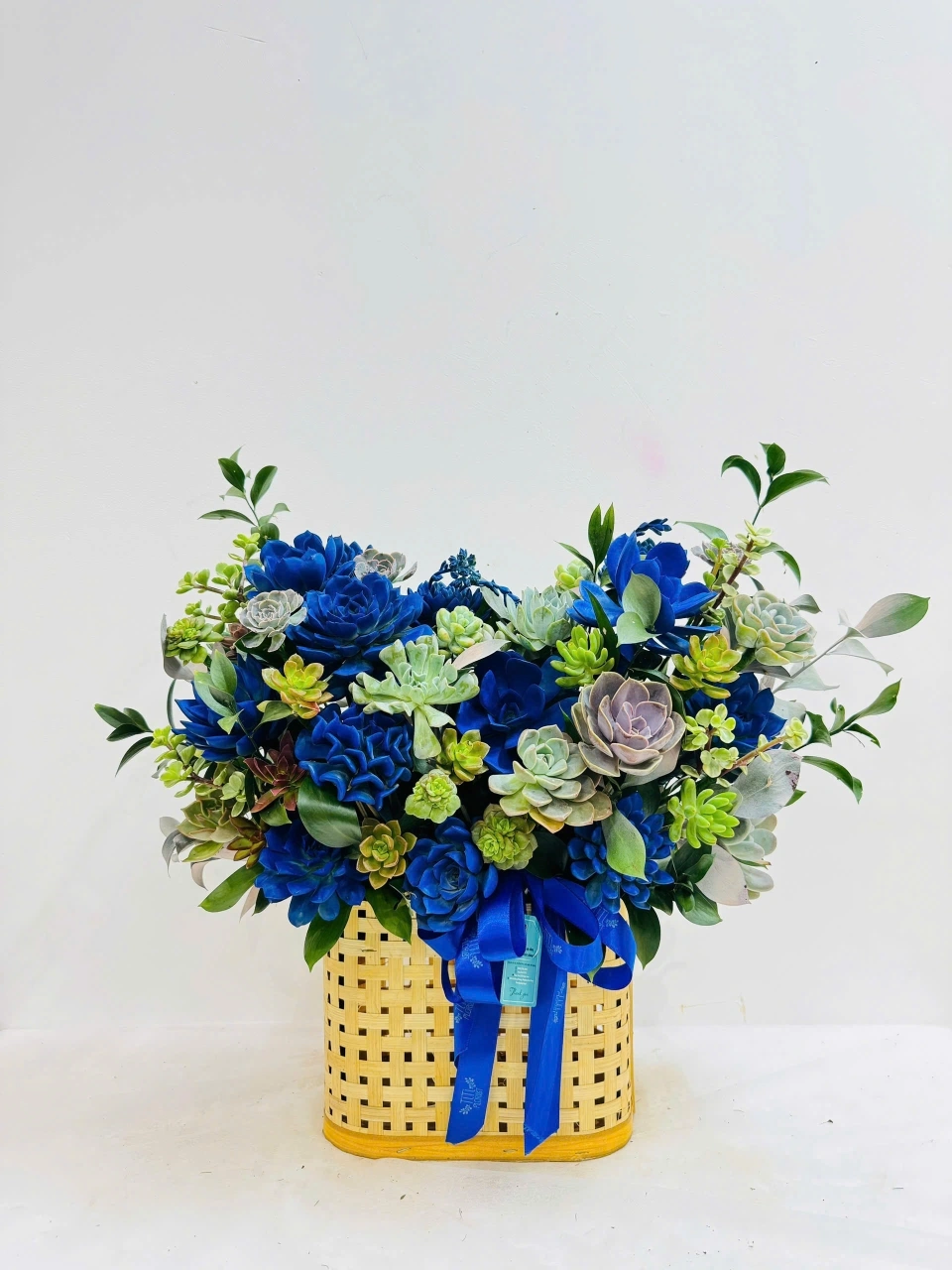 Giỏ Hoa Sen Đá Xanh