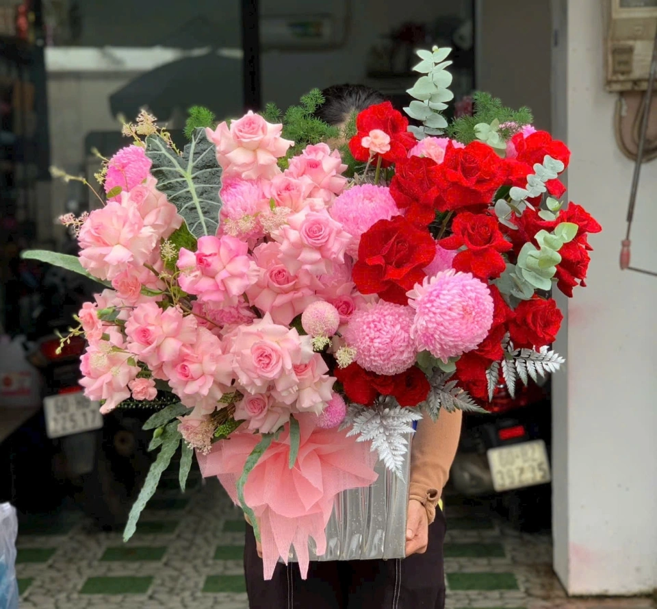 Lẵng Hoa Hồng Chúc Mừng