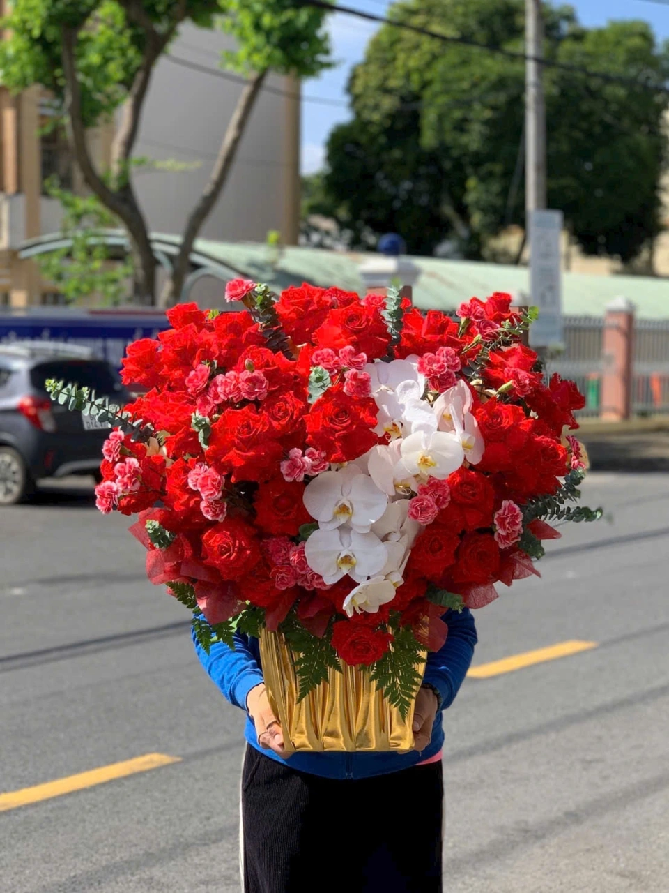 Lẵng hoa hồng đỏ