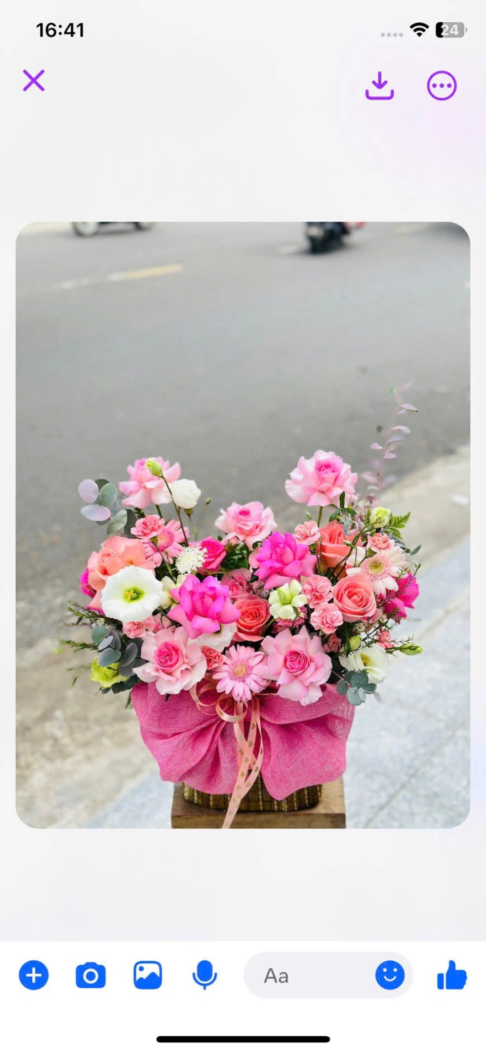 Lẵng hoa hồng xinh xắn