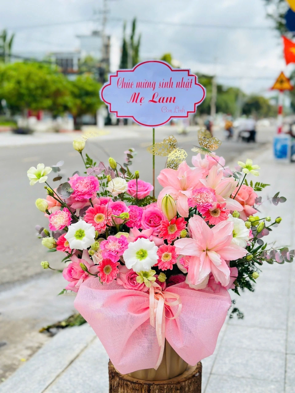 Lẵng hoa sinh nhật Mẹ Lam