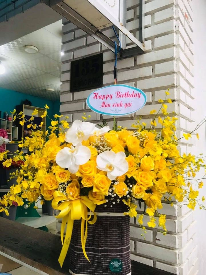 Lẵng hồng vàng tươi