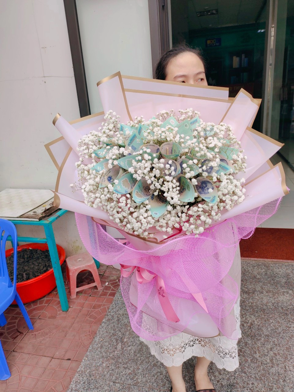 Bó hoa tiền sinh nhật 