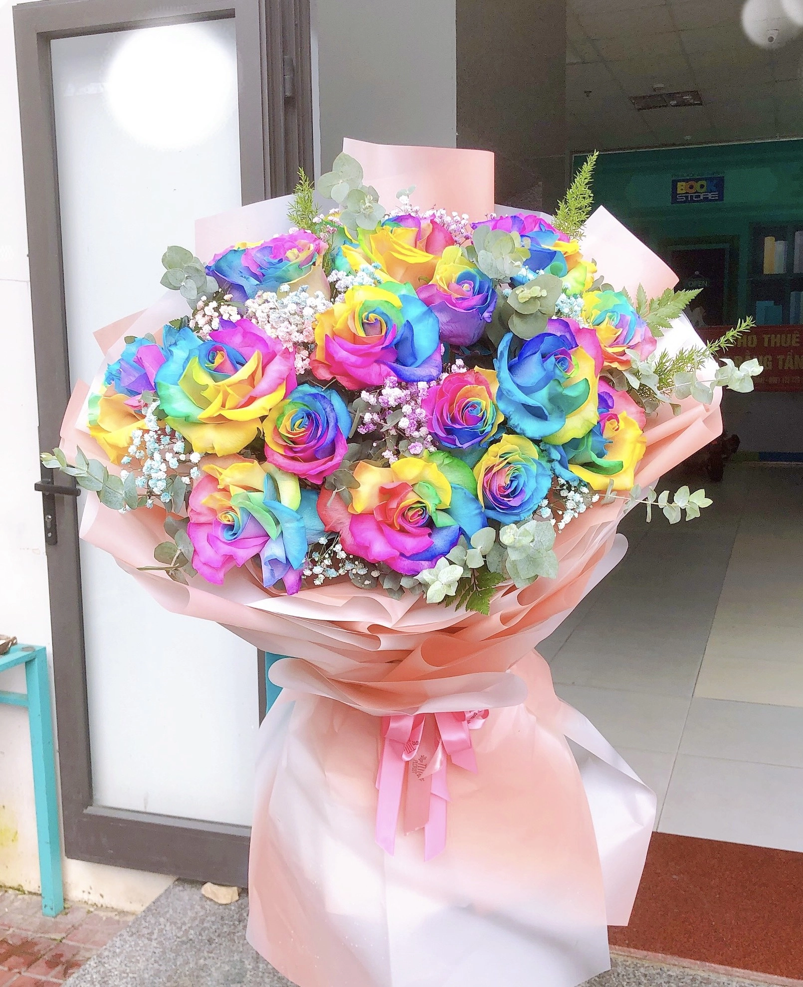 Bó hoa hồng bảy màu 