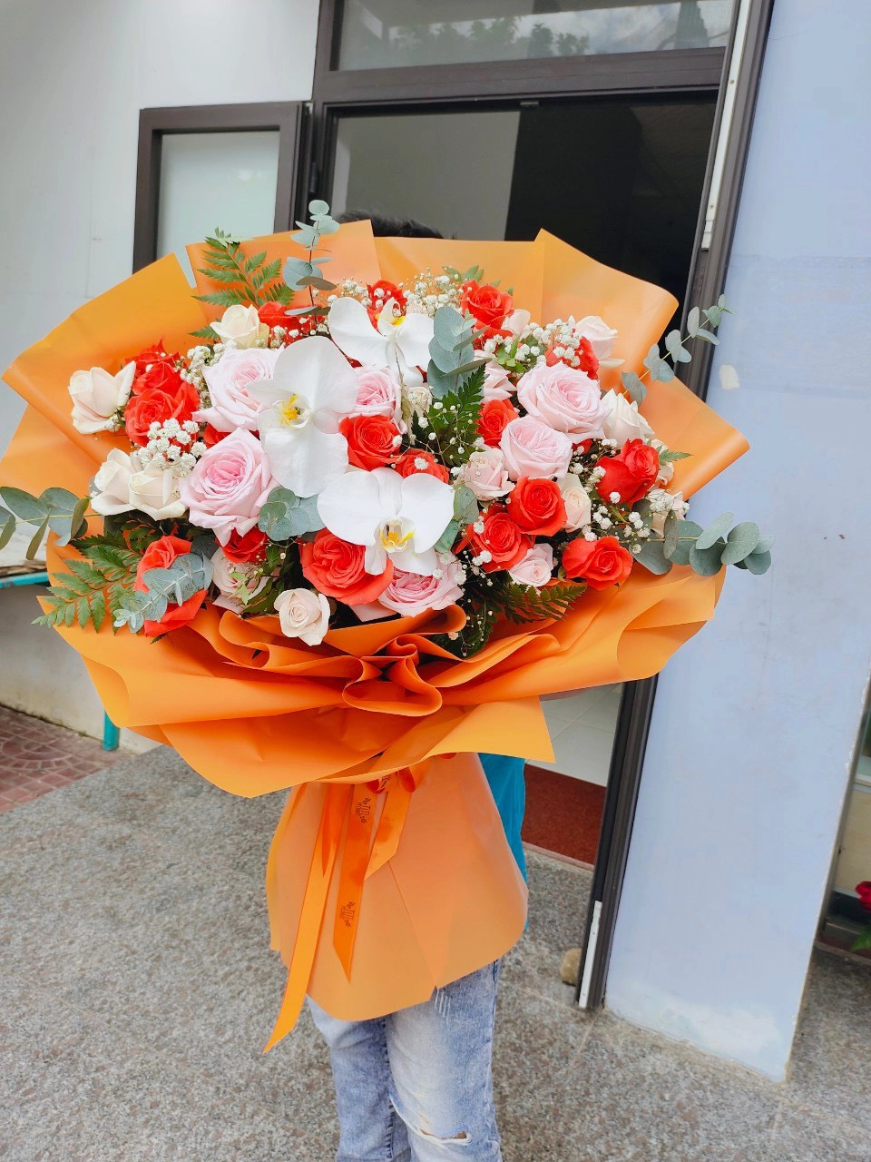 Bó hoa lan hồng sinh nhật 