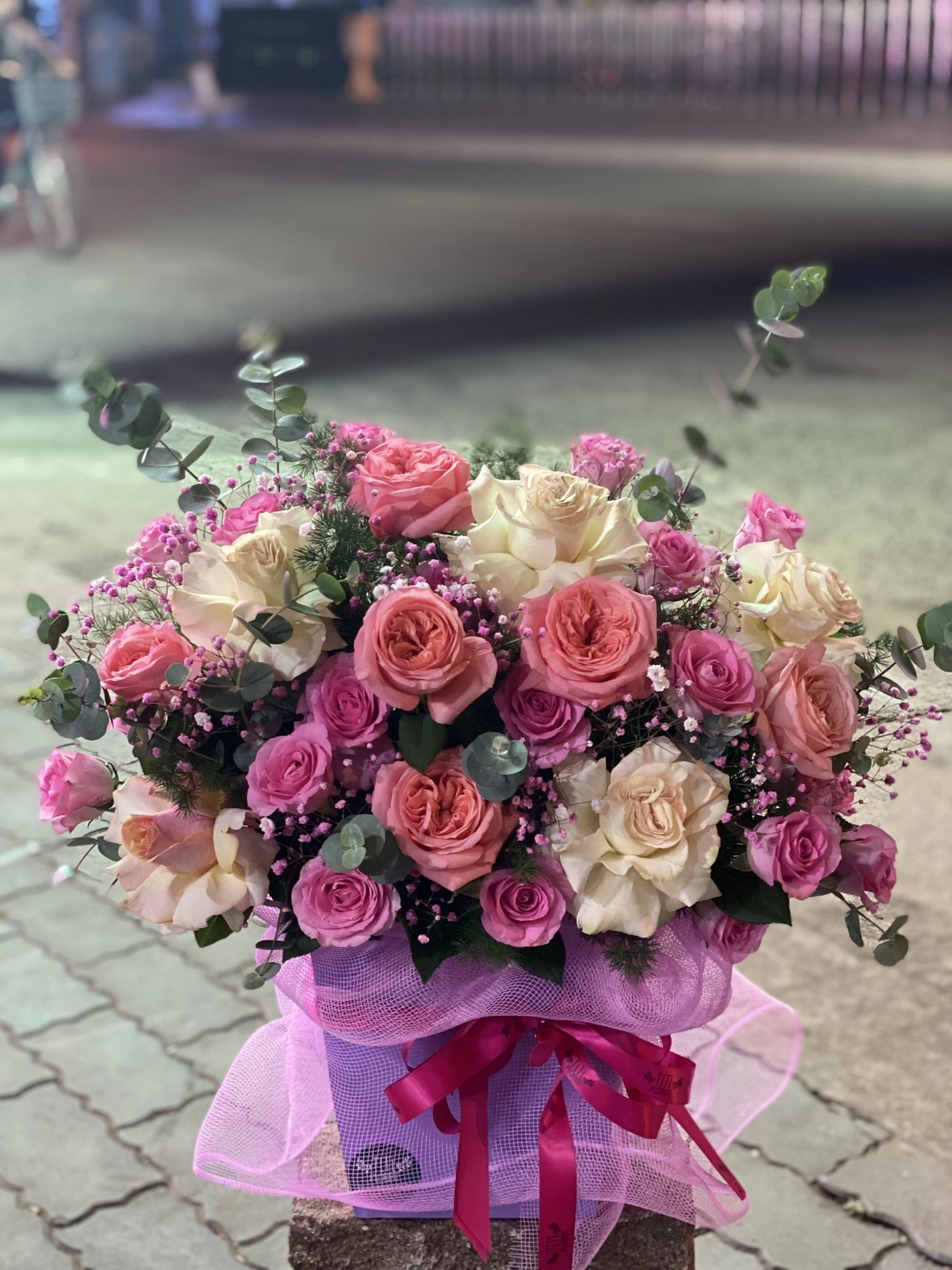 Lẵng hoa hồng hiện đại 