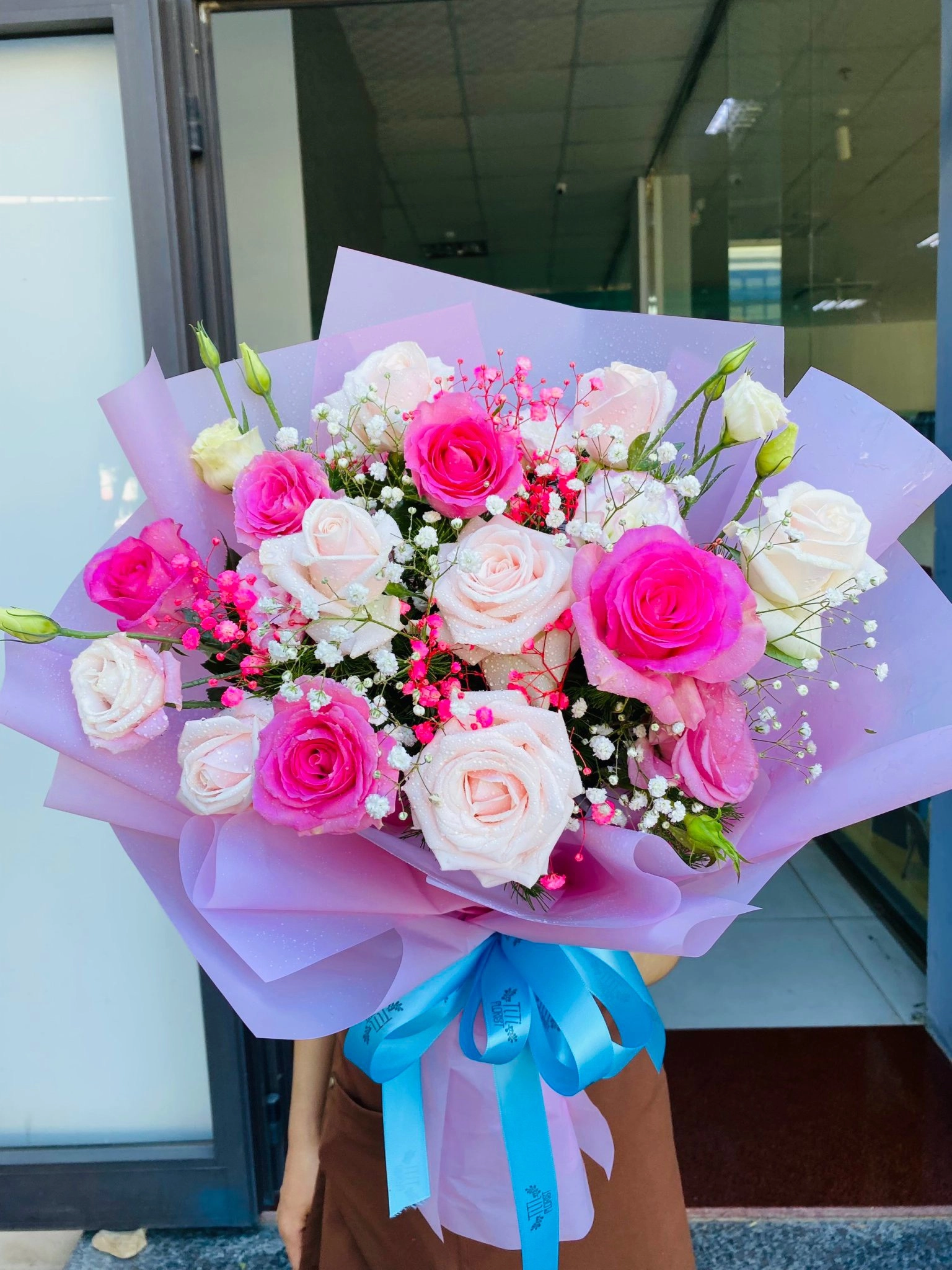 Bó hồng nhỏ xinh 