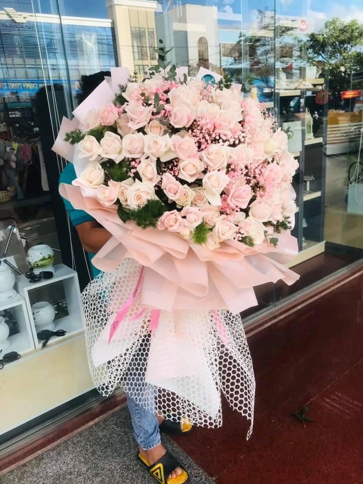 Bó hồng lớn 8/3