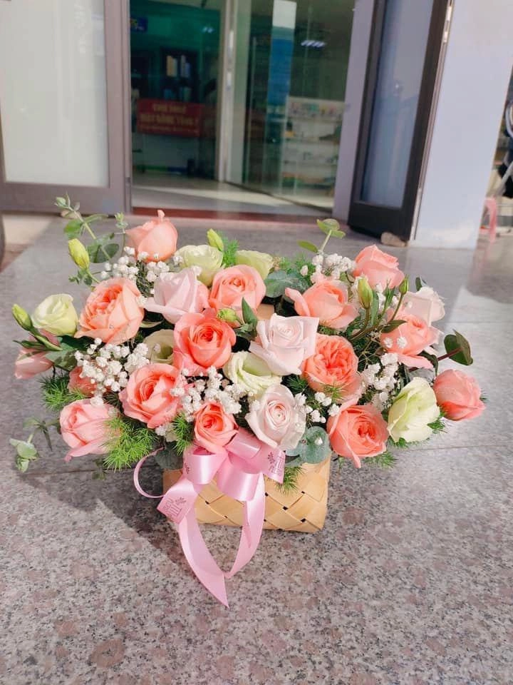 Chậu hoa tông cam sinh nhật 