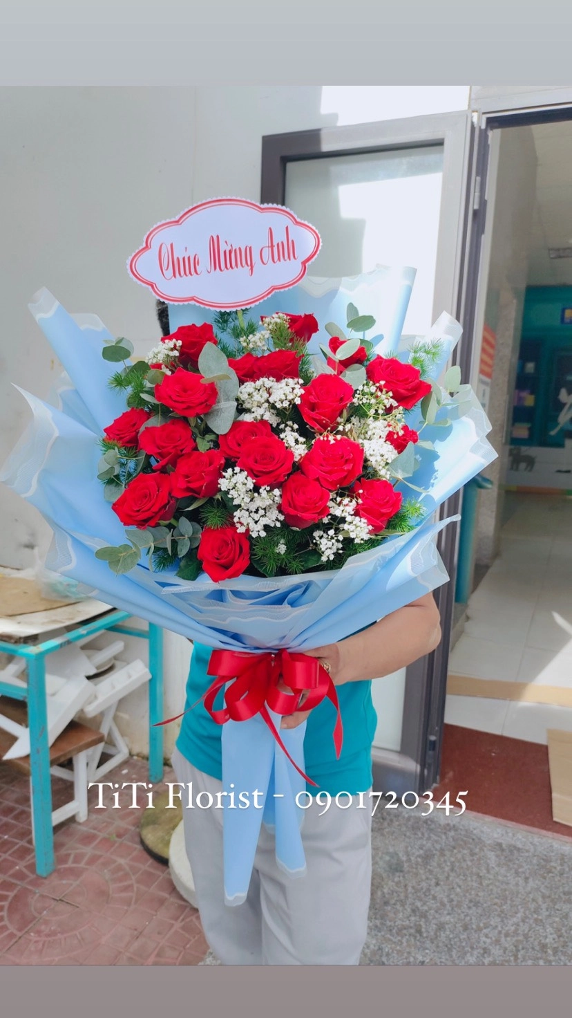 Bó hoa đỏ tươi mừng sinh nhật