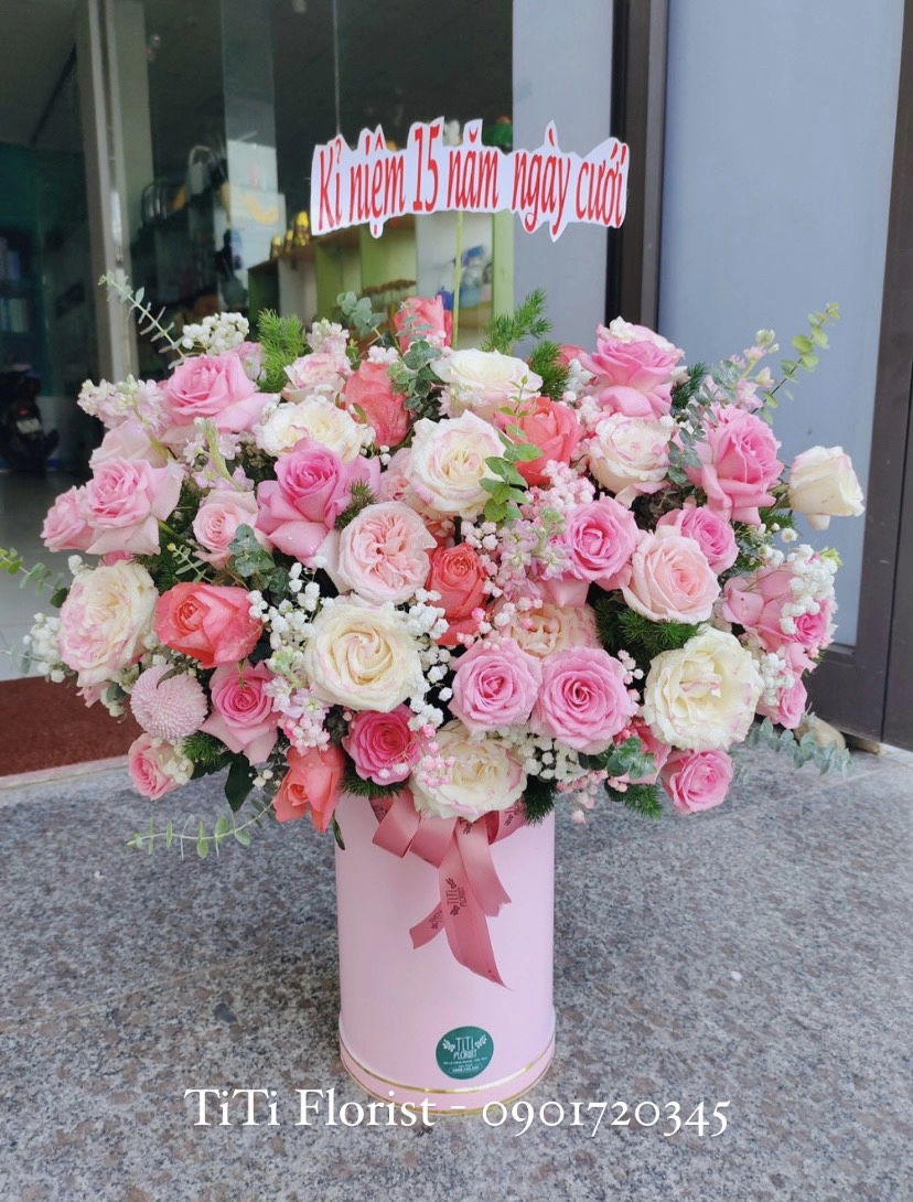 Lẵng hồng nhạt mừng sinh nhật