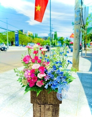 Lẵng hoa tươi thắm