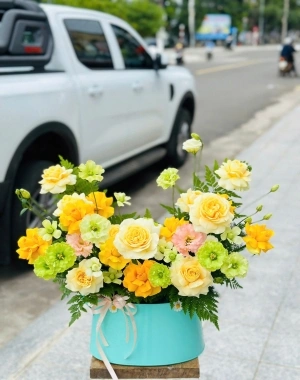 Lẵng hoa tươi sắc vàng 1